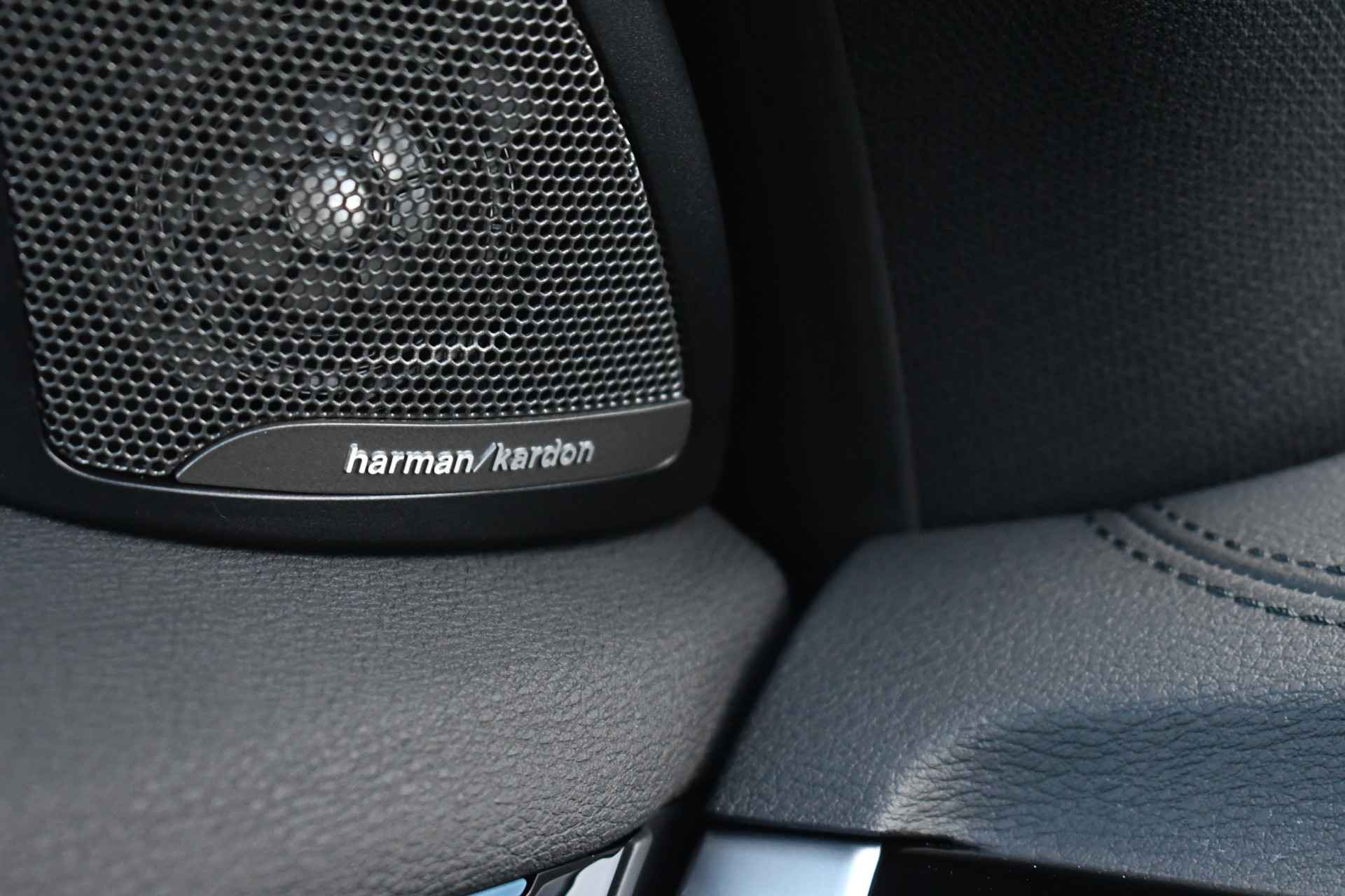 0674 Harman Kardon premium audiosysteem