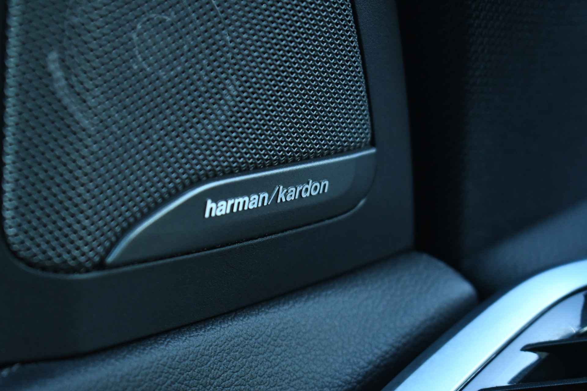 0688 Harman Kardon premium audiosysteem