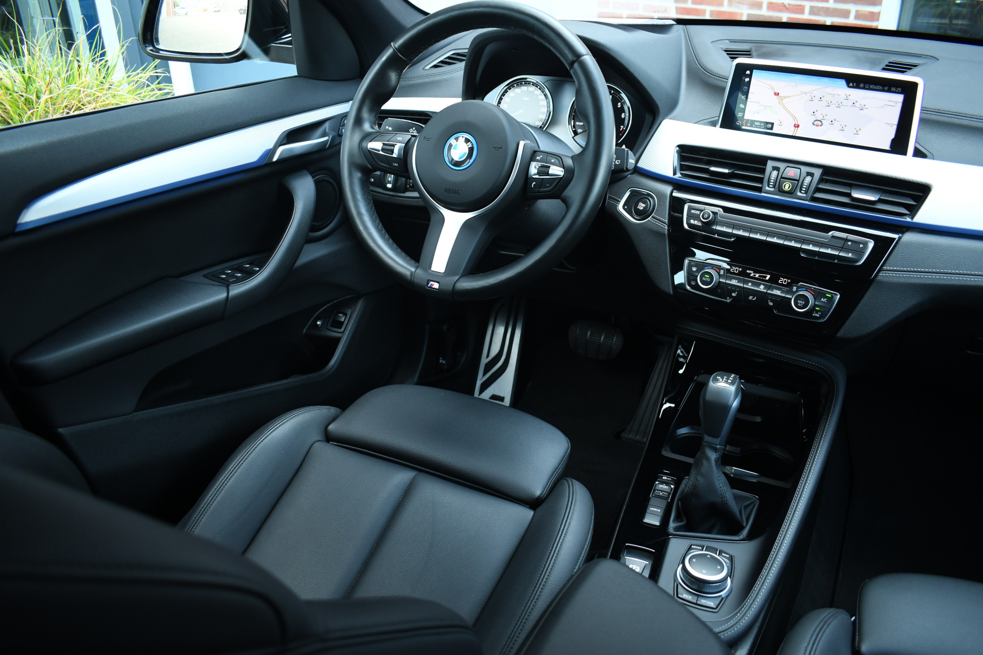 BMW X1 xDrive25e 220pk M-Sport 39422699-2.jpg | Luxewagen
