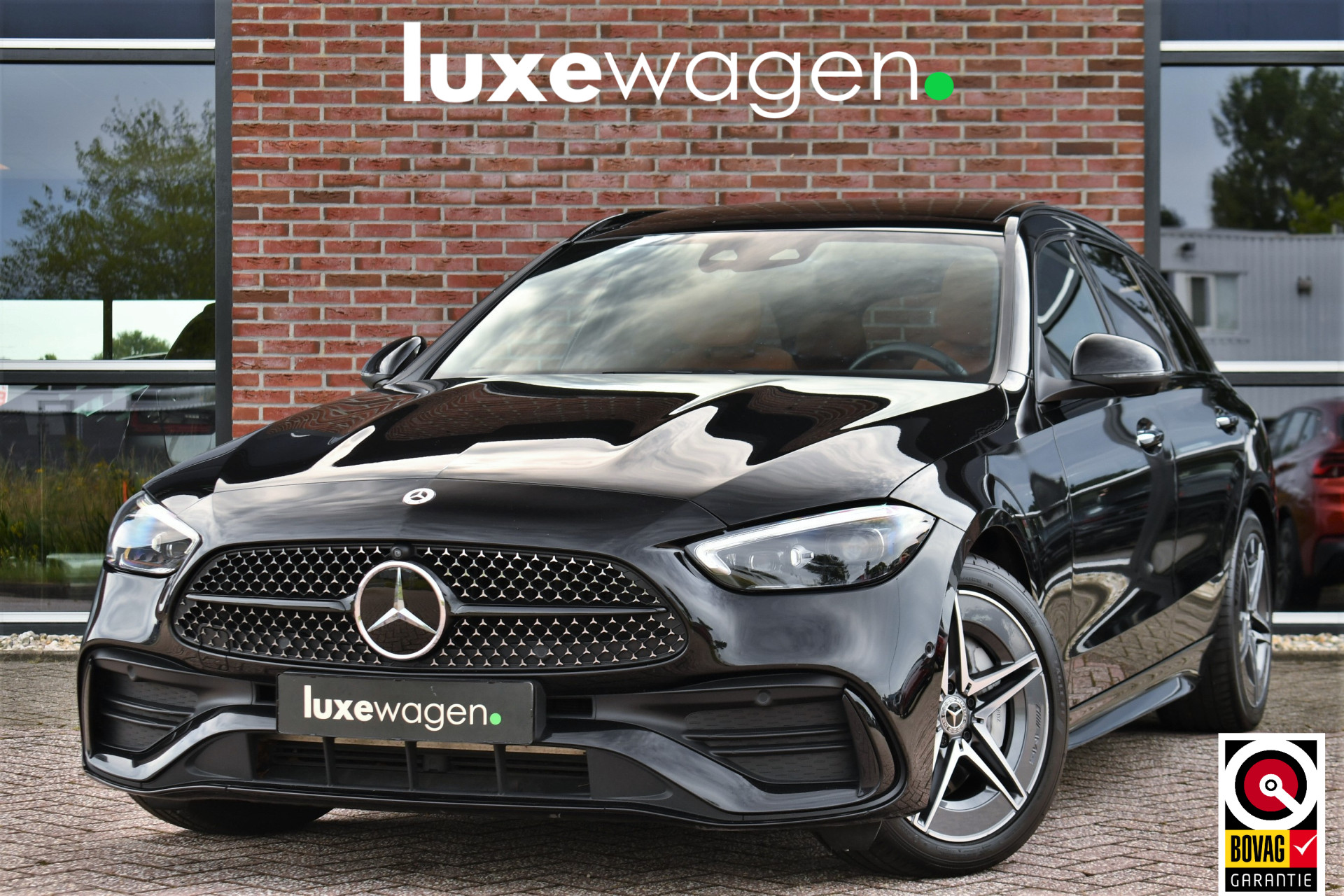 Mercedes-Benz C-Klasse Estate 300 e AMG Line 54657011-0.jpg | Luxewagen